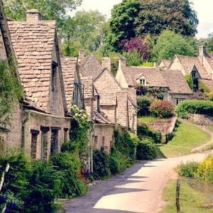 Gloucester Police Hunt for Missing Pregnant Girl and Teenage Boy